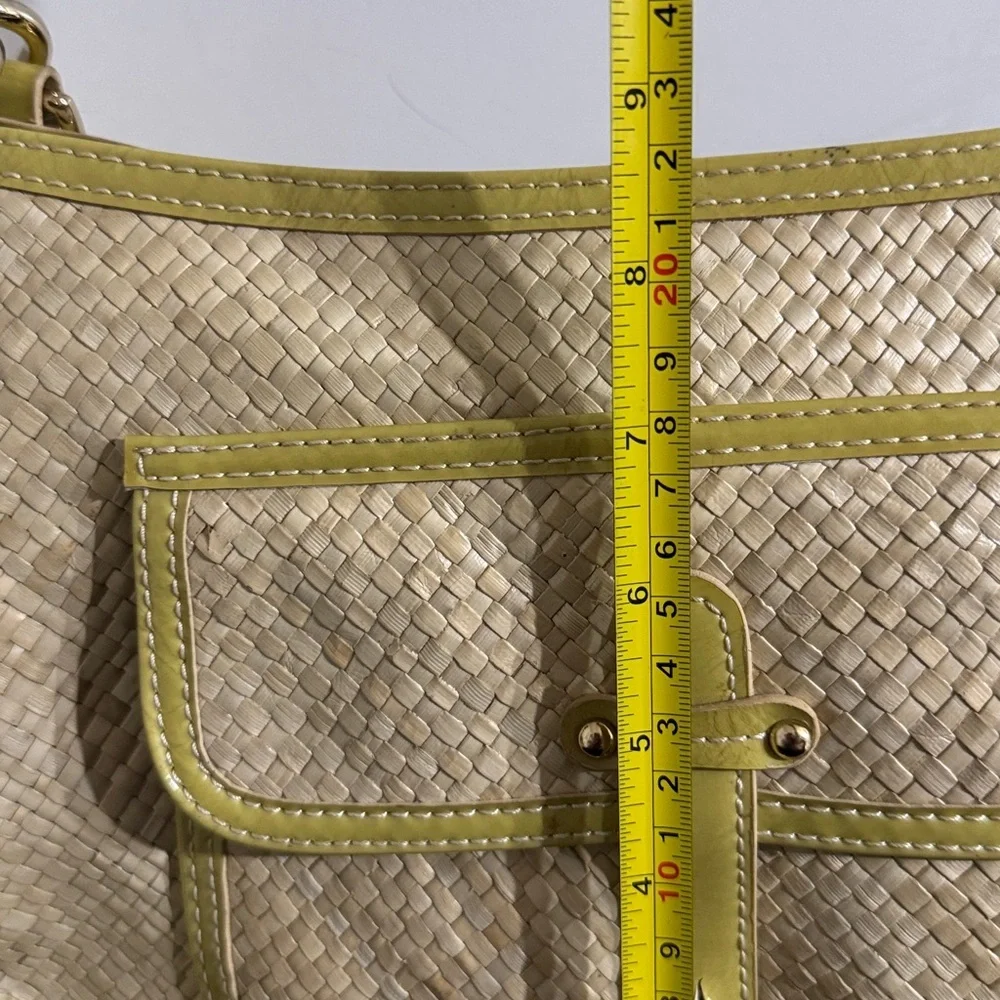 Vintage Liz Claiborne Cream and light Green (avocado) Hand Bag